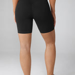 Women's Hugcurve No Front Seam Biker Shorts 6" Black