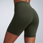 CRZ YOGA Women's Fast Dry Athletic Shorts 6" Black
